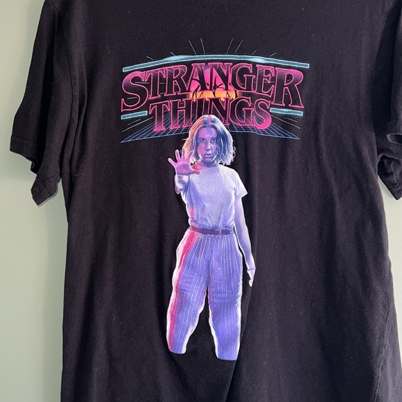 Stranger Things XL graphic print short sleeve t-shirt Eleven Netflix upside down - Picture 2 of 10